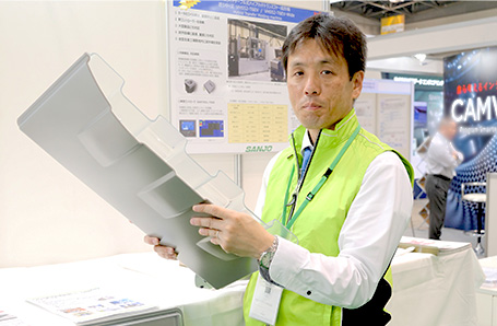 産業機能性材料営業本部
小林　隆史